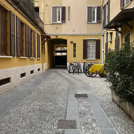 Bilocale Di Design Con Vista In Crocetta Quadronno Apartment Milan Exterior photo